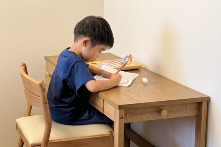 勉強する子ども