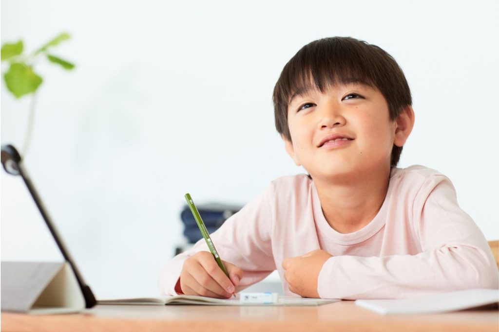 勉強する子ども