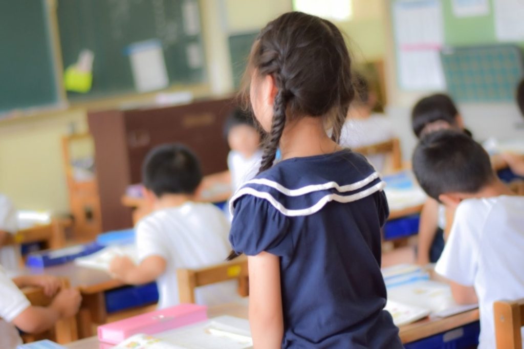 発表する子ども